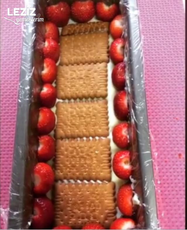 Çilekli Pasta Yapımı