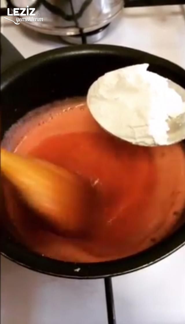 Çilekli Pasta Yapımı