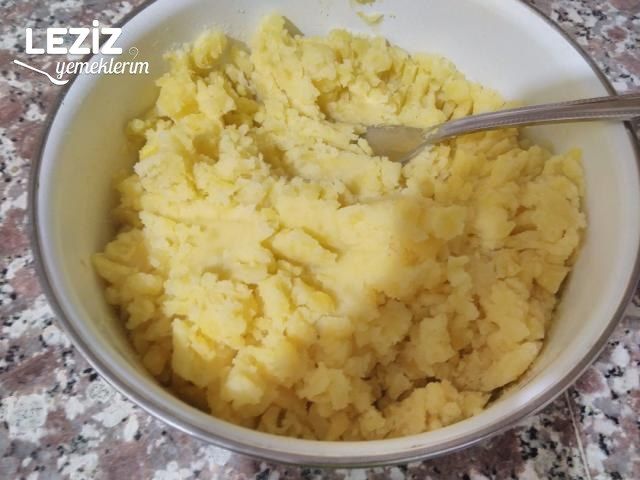 Patatesli Sirkeli Çıtır Börek