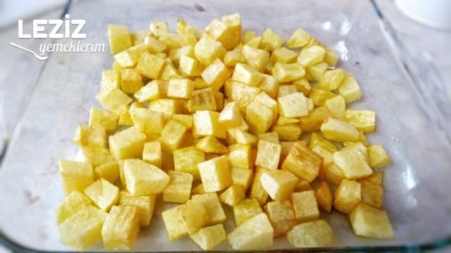 Fırında Patatesli Tavuk Yemeği