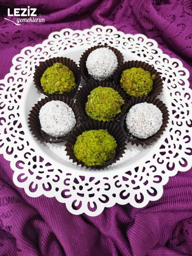 Kahve Yanına Kuru Meyvelerden Şekerleme