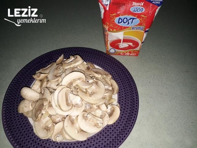 Tavuklu Mantarlı Kremalı Penne