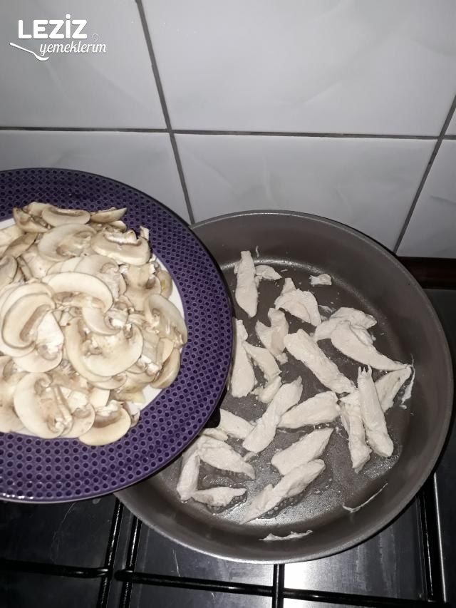 Tavuklu Mantarlı Kremalı Penne