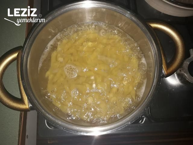 Tavuklu Mantarlı Kremalı Penne