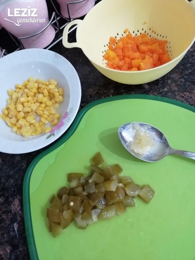 Makarna Salatası Tarifi (Yoğurtlu Mayonezli)