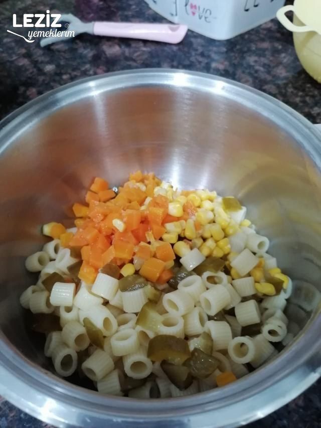 Makarna Salatası Tarifi (Yoğurtlu Mayonezli)