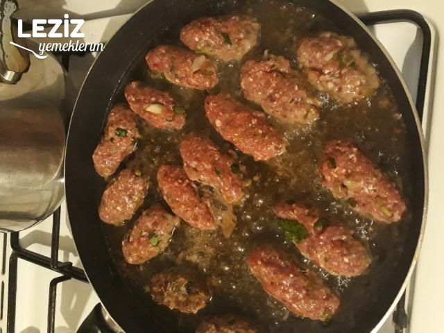 Ekmek Arası Köfte