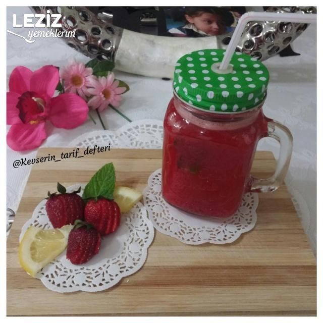 10 Dakikada Mis Gibi Çilekli Limonata