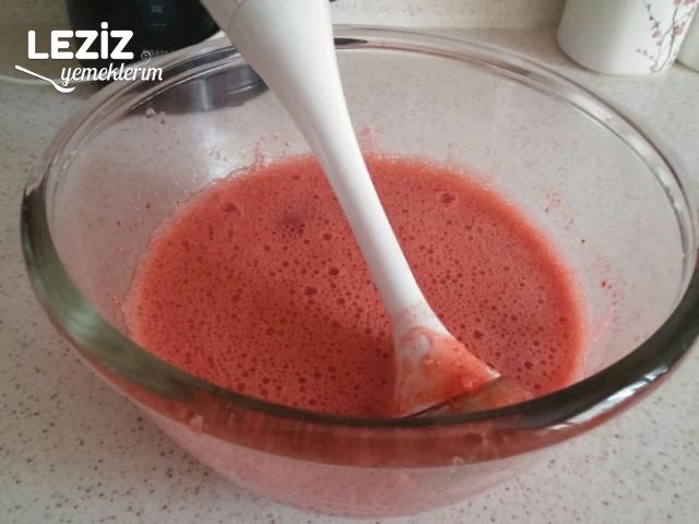 10 Dakikada Mis Gibi Çilekli Limonata