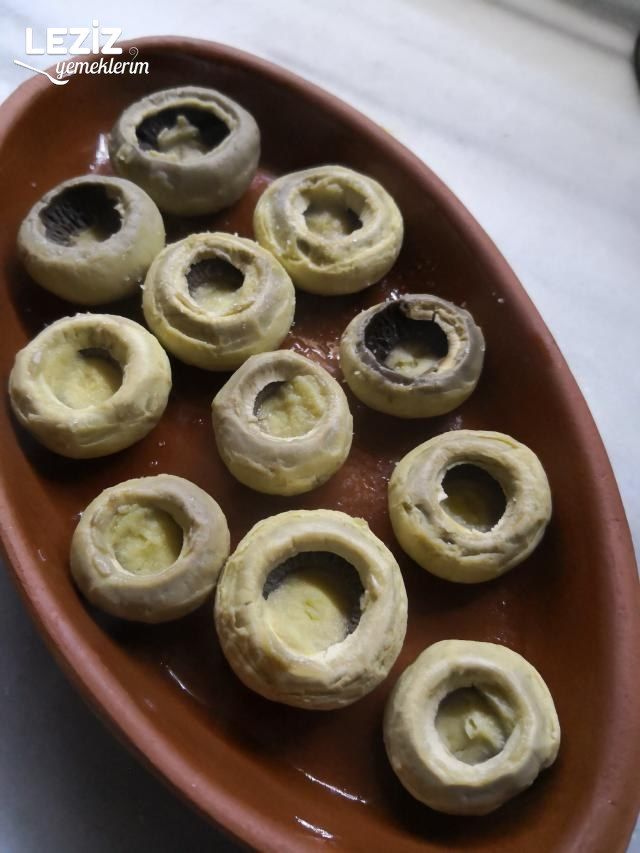 Güveçte Kaşarlı Kültür Mantarı