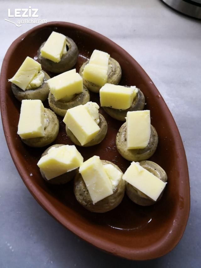 Güveçte Kaşarlı Kültür Mantarı