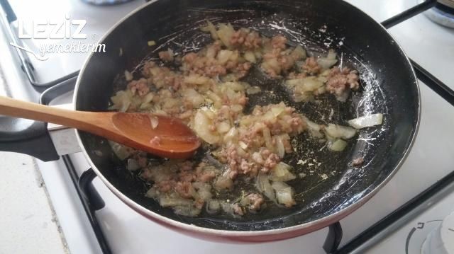 Kıymalı Yeşil Zeytin Kavurması
