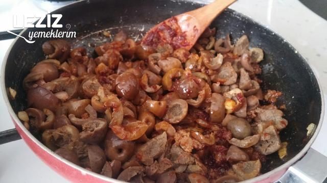 Kıymalı Yeşil Zeytin Kavurması