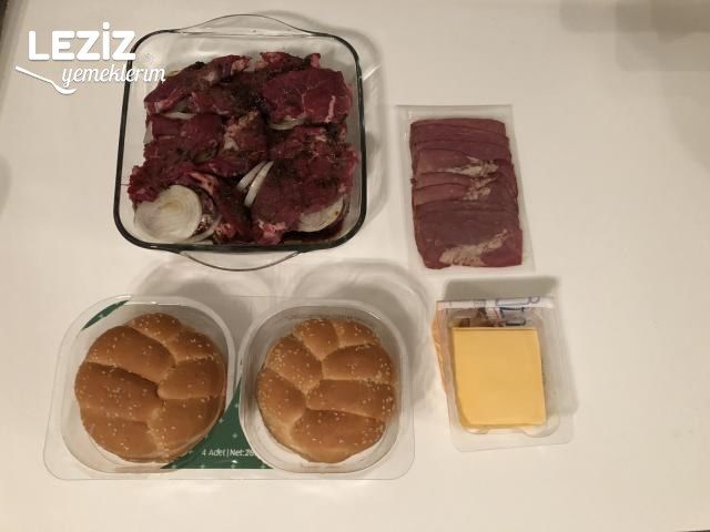 Soğan Halkalı Dana Bacon'lı Cheeseburger