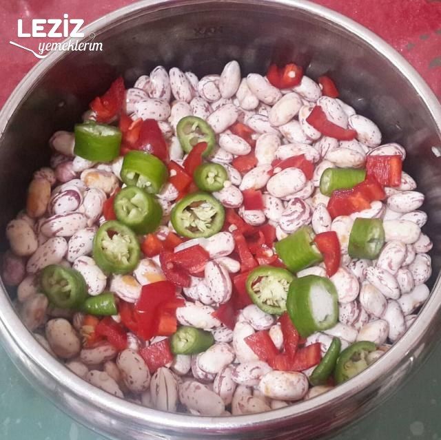 8 Dakikada Düdüklüde Barbunya Yemeği