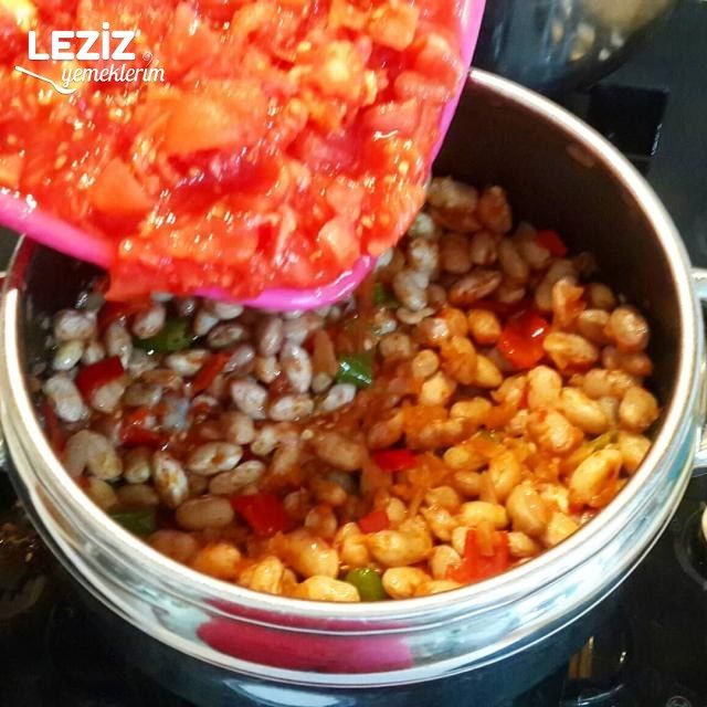 8 Dakikada Düdüklüde Barbunya Yemeği