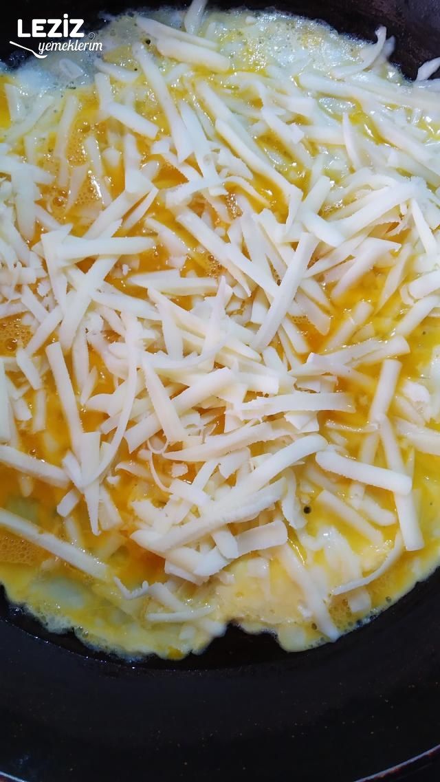 Kaşarlı Omlet Tarifi