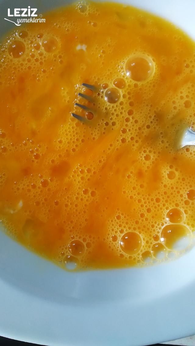 Kaşarlı Omlet Tarifi