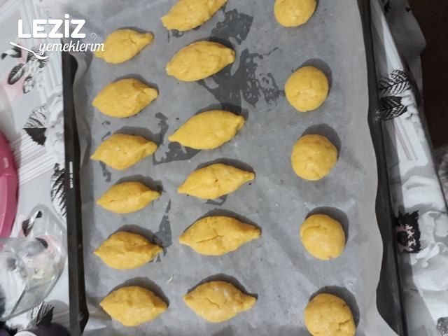 Kıyır Kıyır Mısır Unlu Poğaça Tarifi