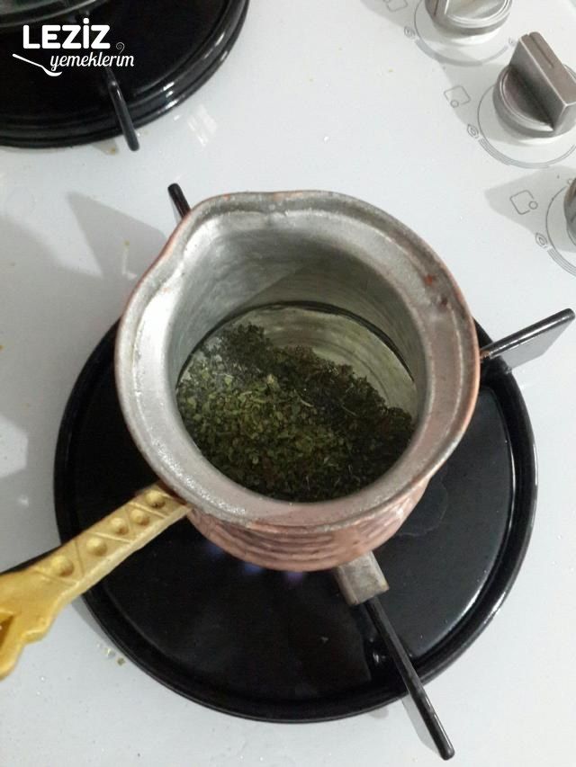 Avşar Tarhanası Çorbası (Dövme Çorba)