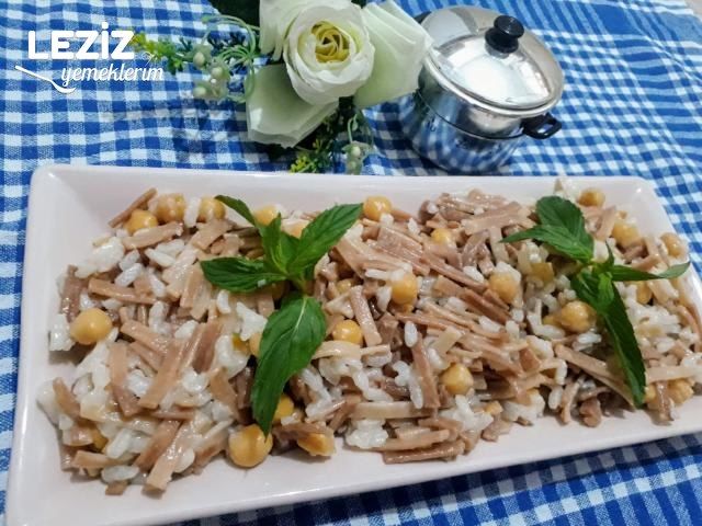 Erişteli Nohutlu Pirinç Pilavı