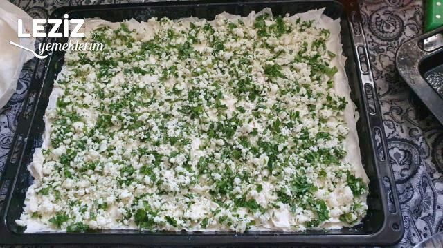 Hazır Yufkadan Nefis Peynirli Börek