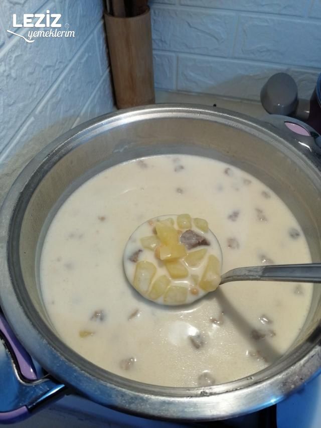 Yoğurtlu Etli Patates Çorbası