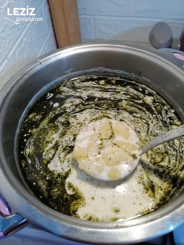 Yoğurtlu Etli Patates Çorbası
