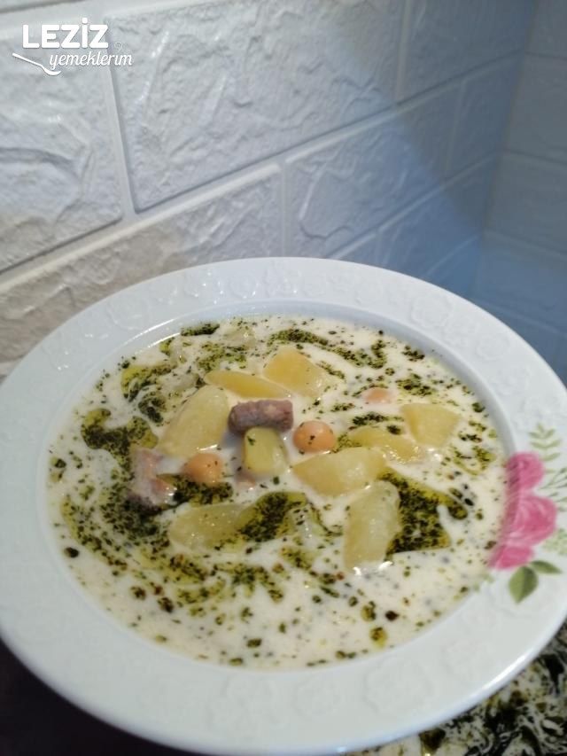 Yoğurtlu Etli Patates Çorbası