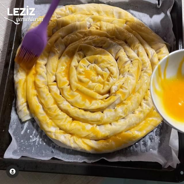 Ispanaklı Dolama Börek