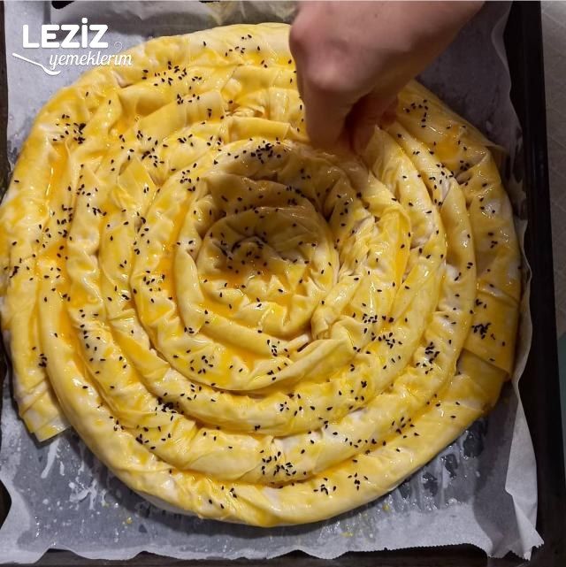 Ispanaklı Dolama Börek