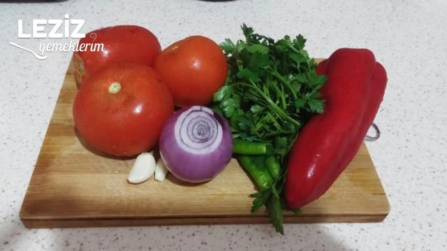 Nefis Acılı Ezme Tarifi