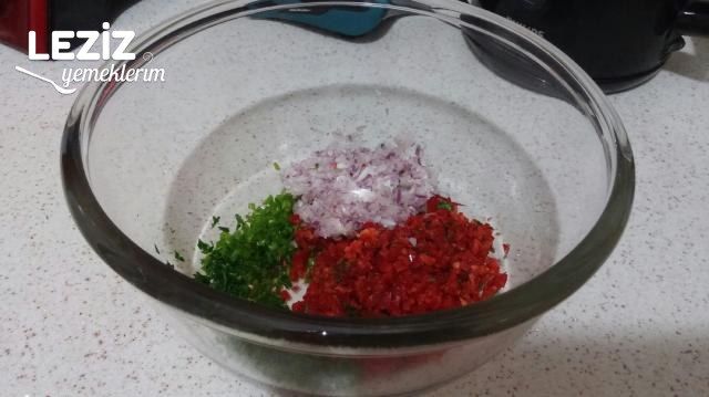 Nefis Acılı Ezme Tarifi