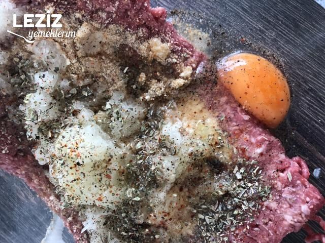 Kaşarlı Cızbız Köfte