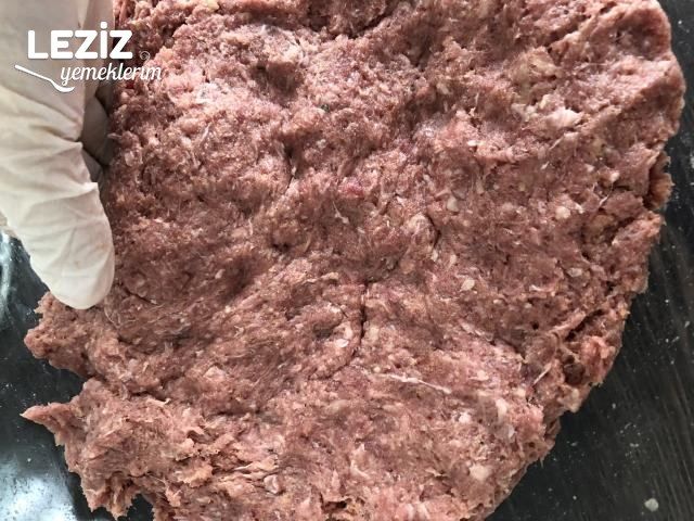 Kaşarlı Cızbız Köfte