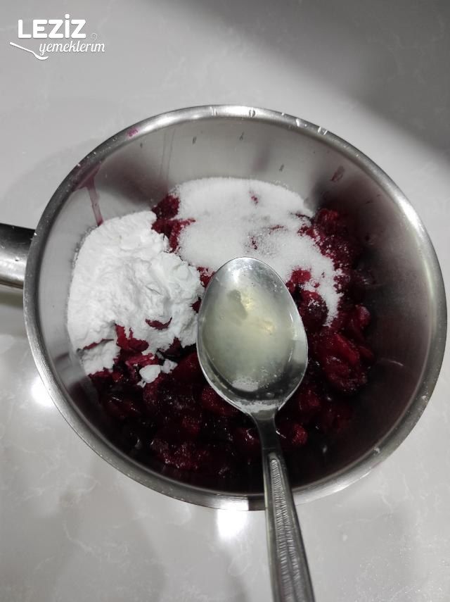 Labneli Vişneli Tatlı