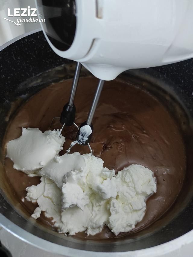 Labneli Vişneli Tatlı