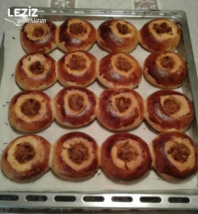 Enfes Mayalı Kıymalı Poğaça