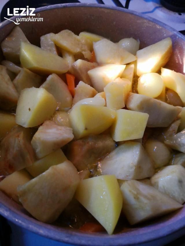 Portakallı Ayvalı Kereviz Yemeği Tarifi