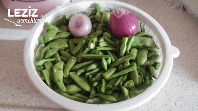 Enfes Kıymalı Taze Fasulye Boranisi