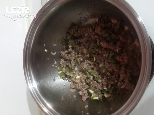 Kıymalı Sebzeli Tel Şehriye Çorbası