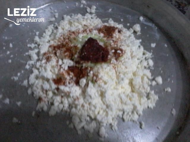 Taze Peynir İle Börek Harcı Nasıl Yapılır?