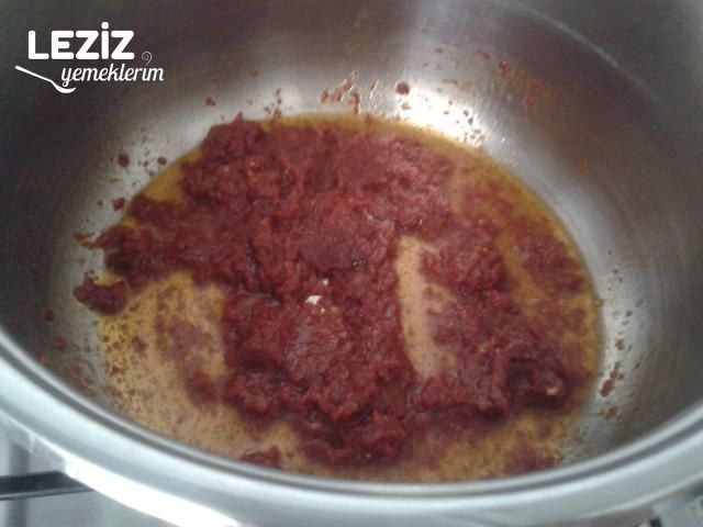 Salçalı Soslu Spagetti Tarifi