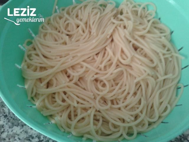 Salçalı Soslu Spagetti Tarifi