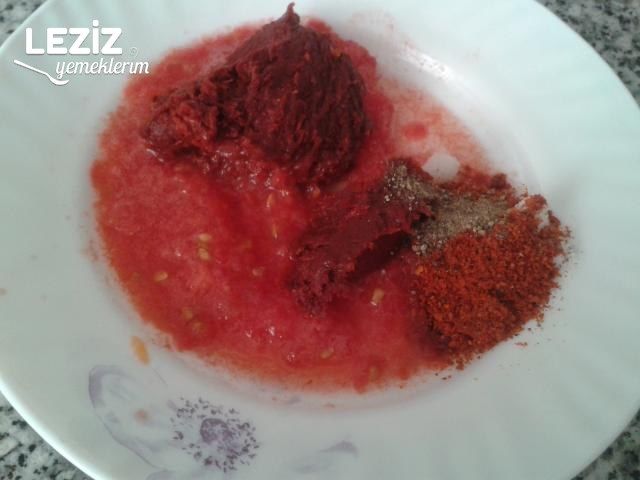 Salçalı Soslu Spagetti Tarifi