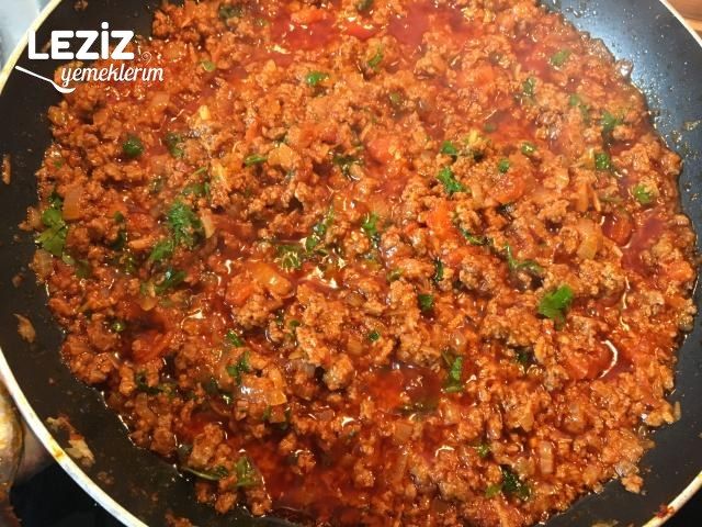 Fırında Beşamel Soslu Kıymalı Makarna