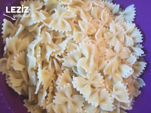 Fırında Beşamel Soslu Kıymalı Makarna