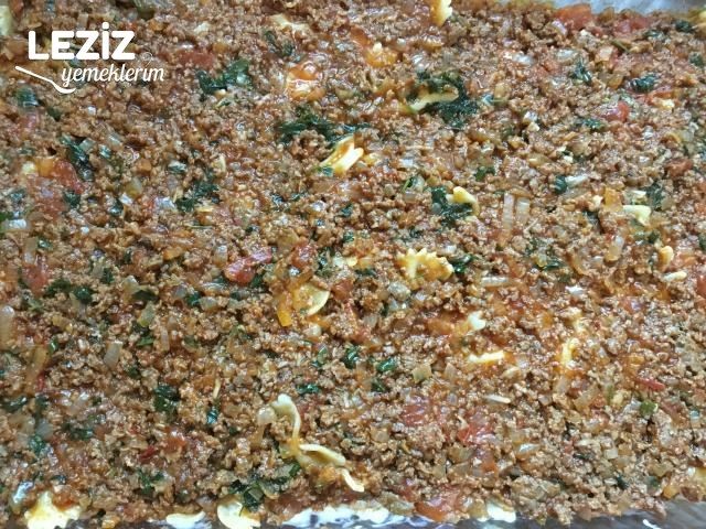 Fırında Beşamel Soslu Kıymalı Makarna