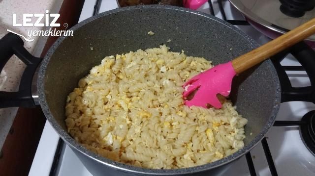Yumurtalı Tereyağlı Nefis Makarna