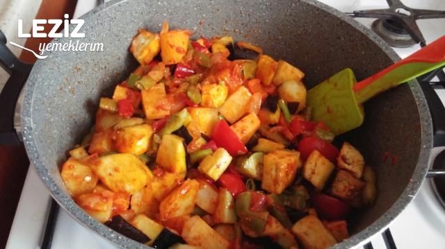 Etsiz Sebzeli Türlü Tarifi